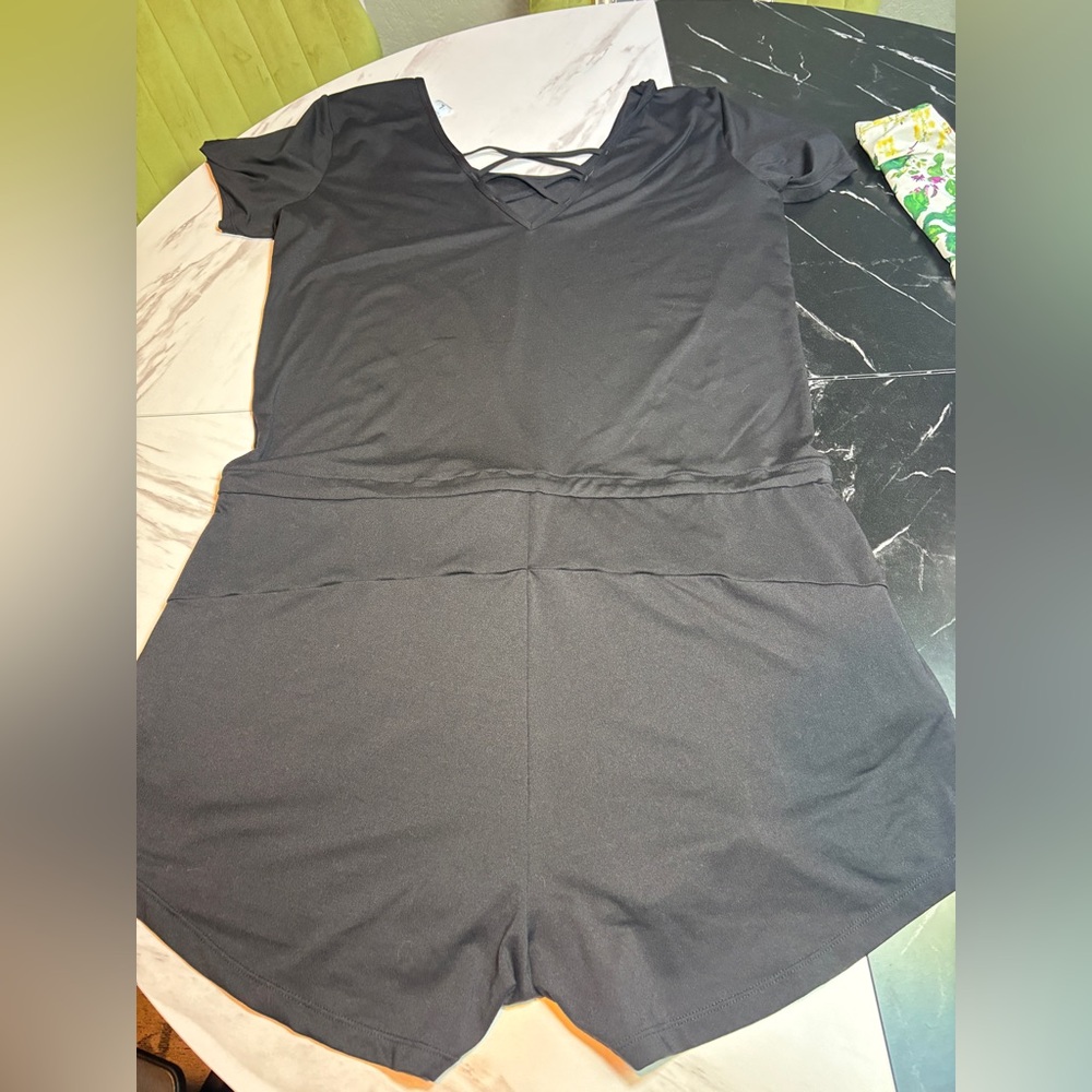 Senita Athletics Black Short Sleeve Romper Large
